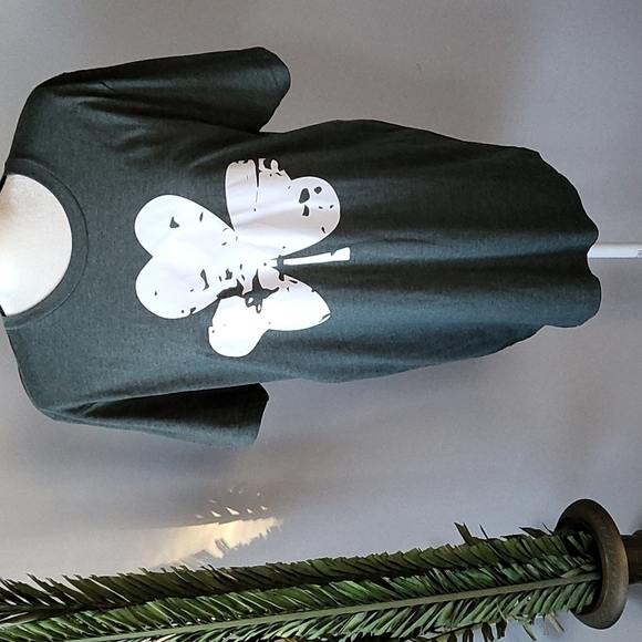 Bella Canvas heather green short sleeve tee with white Shamrock graphic - Picture 1 of 6
